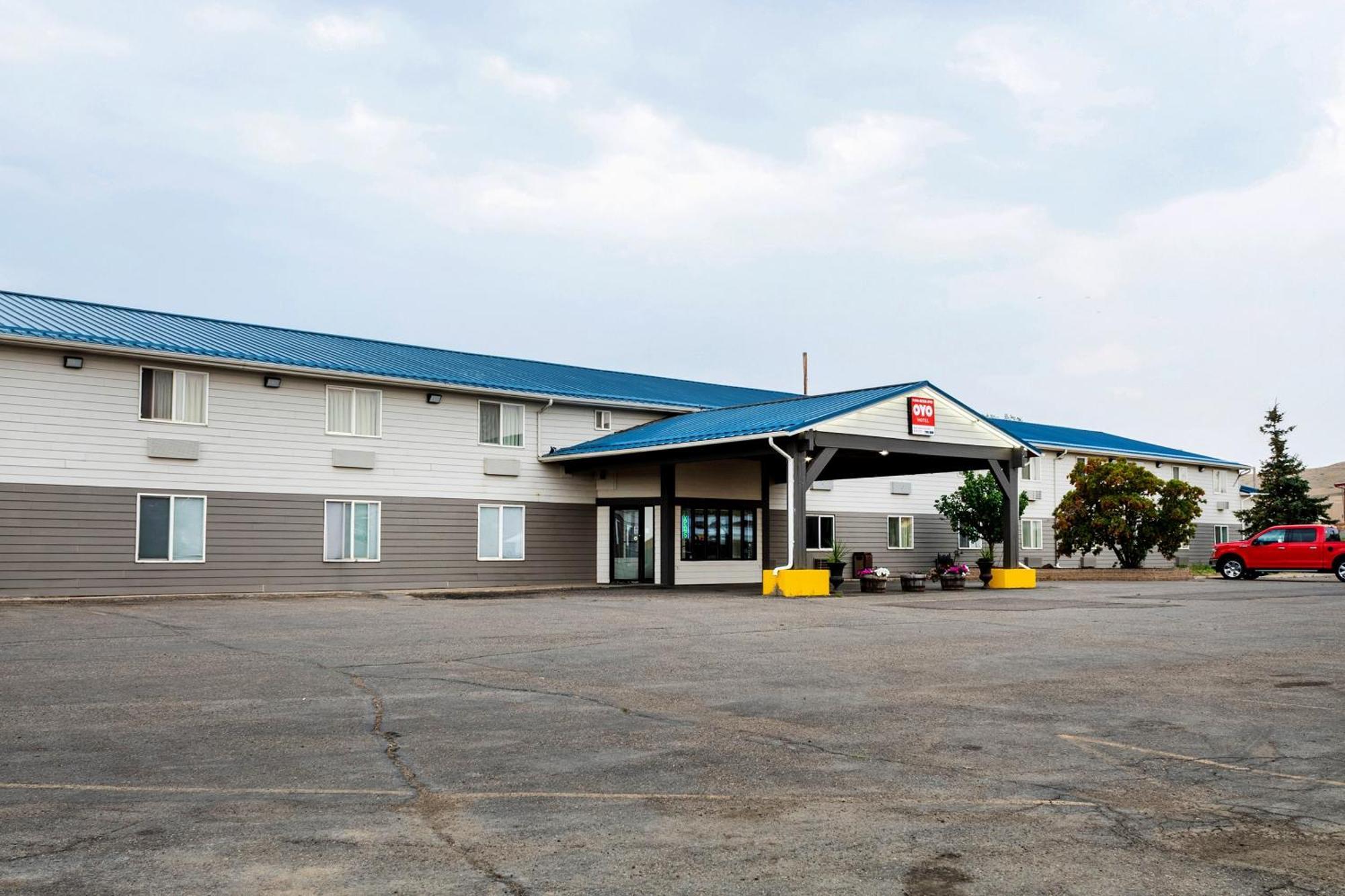 Oyo Hotel Shelby Mt Hwy 2 & I-15 Ngoại thất bức ảnh