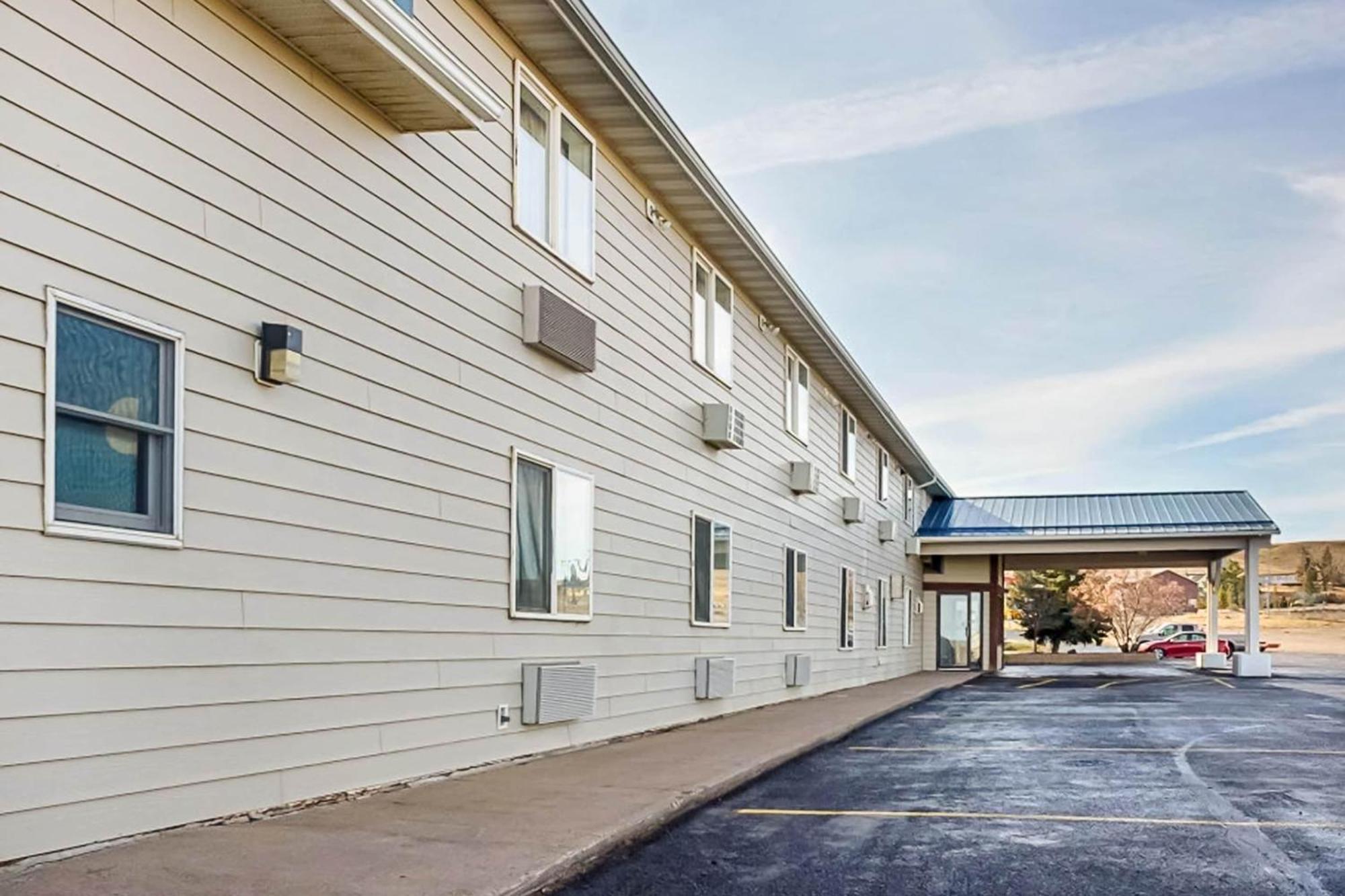 Oyo Hotel Shelby Mt Hwy 2 & I-15 Ngoại thất bức ảnh